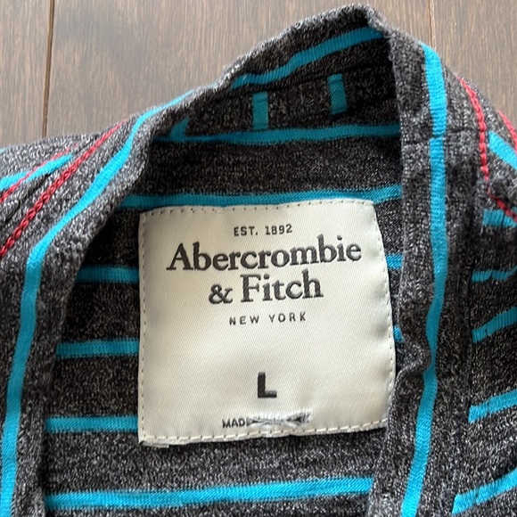 Abercrombie tee size L - Picture 2 of 2